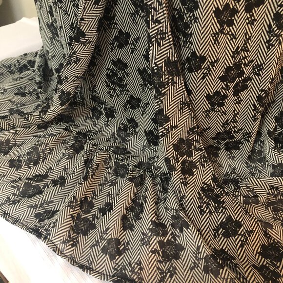 Liz Claiborne Black and Gray Sheer Sleeveless Top XL - Picture 7 of 7